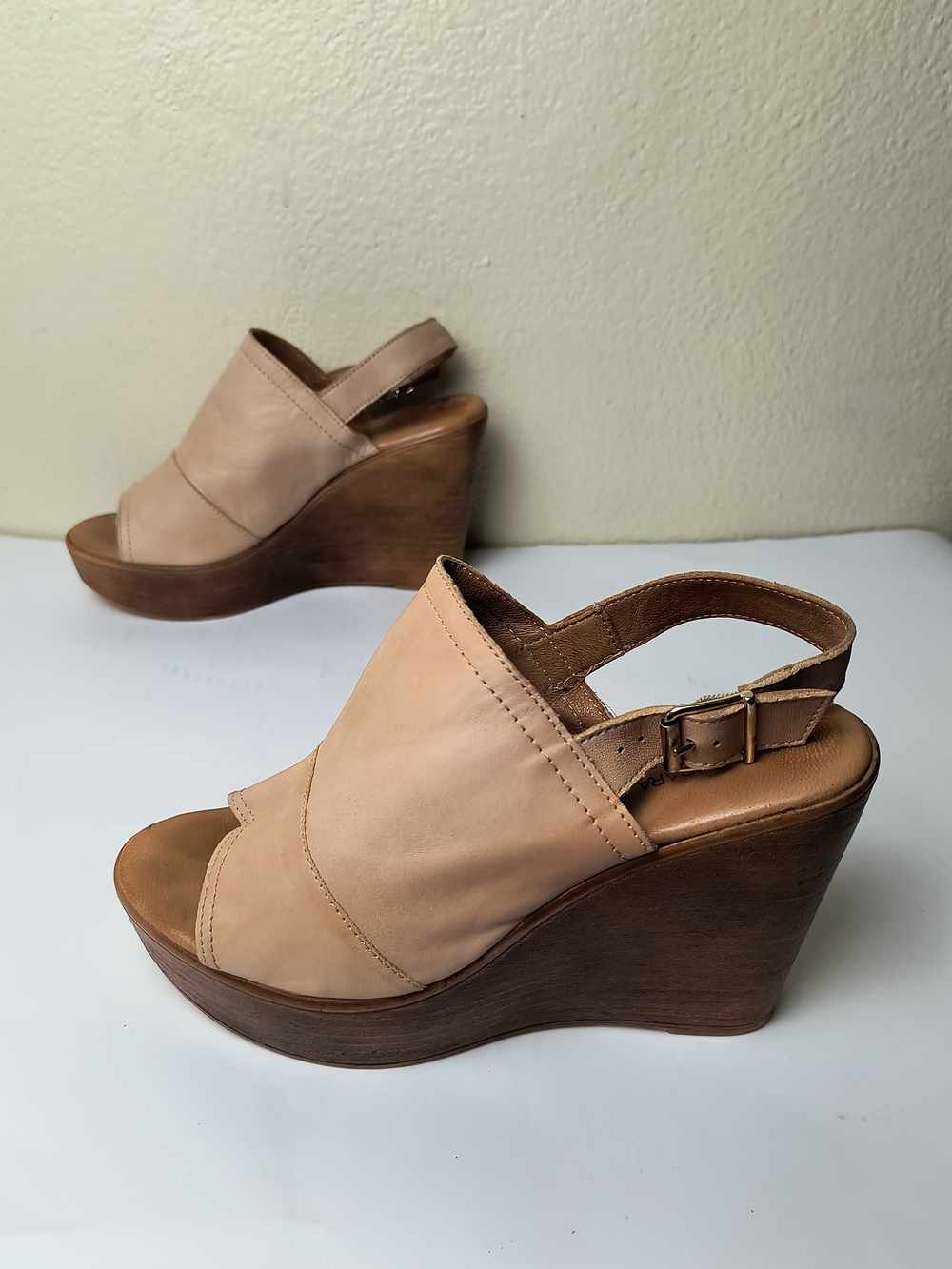 Barbara Barbieri 8.5 Neutral Leather Slingback Wedge Sandals in Nude Made In Ita